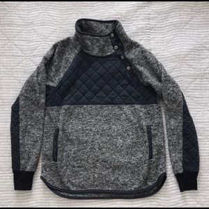 Abercrombie & Fitch Asymmetrical Snap Size S